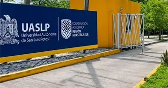 Estudiante causa p&aacute;nico en la UASLP