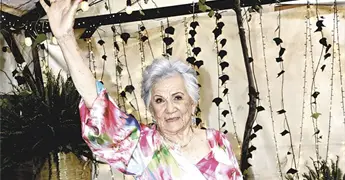 M&Oacute;NICA &iexcl;FELICES 90!