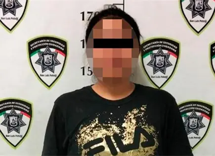Mujer golpea a su madre en la Col. Valle Dorado