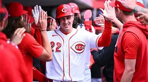 Rojos apalean a los Nacionales