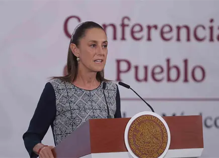 Sheinbaum descarta salida de Mario Delgado de la SEP