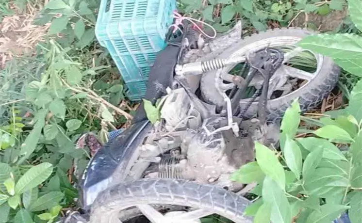 Hallan muerto a hombre tras accidente de motocicleta en Aquism&oacute;n
