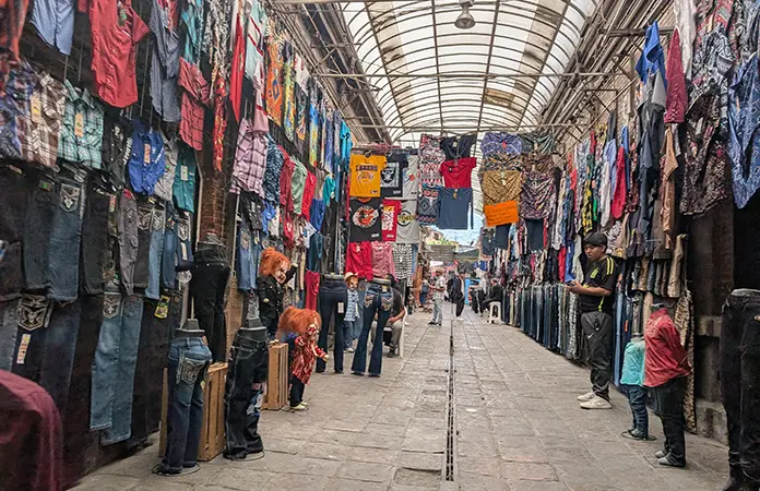 Mercado de Los Huaracheros, líder en piratería en SLP