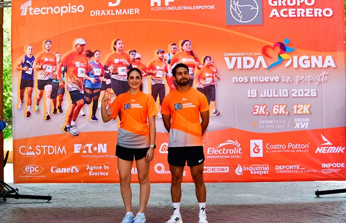 Presentan la playera de la lid "Corriendo por una Vida Digna"