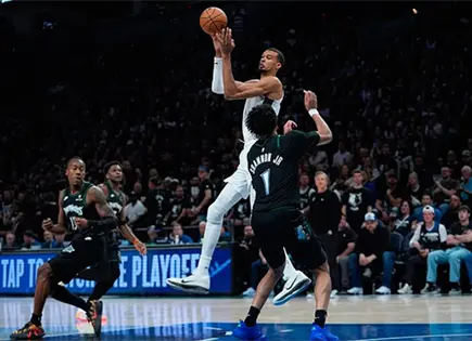 Spurs arrollan a los Wolves 139-109