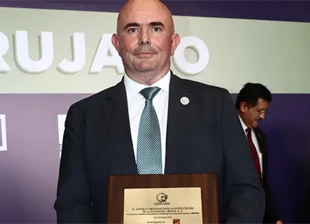 UNIVERSIDAD CUAUHT&Eacute;MOC