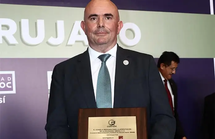 UNIVERSIDAD CUAUHT&Eacute;MOC
