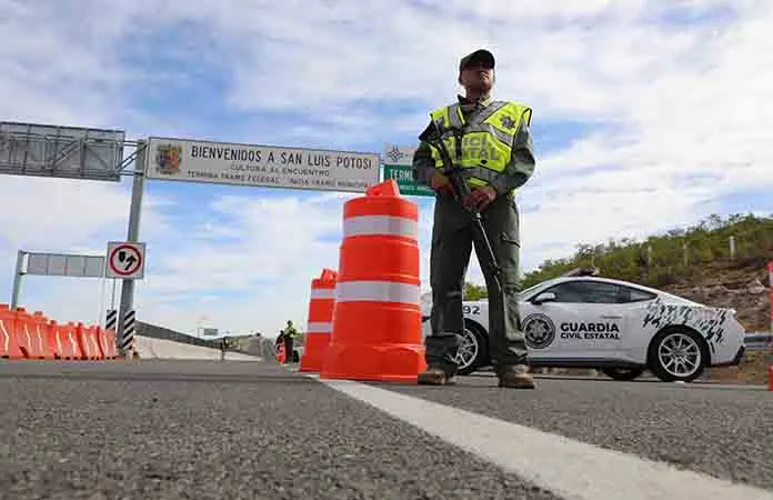 Mandan a seis delincuentes ante autoridades federales