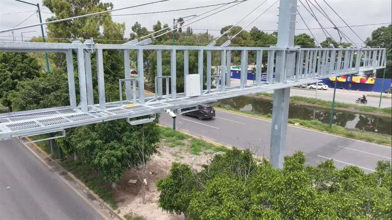 Refuerzan vigilancia carretera con arcos lectores