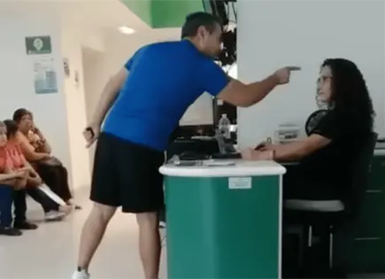 VIDEO | Captan amenazas contra trabajadora del IMSS en clínica de SLP VIDEO | Captan amenazas contra trabajadora del IMSS en clínica de SLP