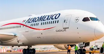 Vuelo con influencers regresa a CDMX por falla en avi&oacute;n