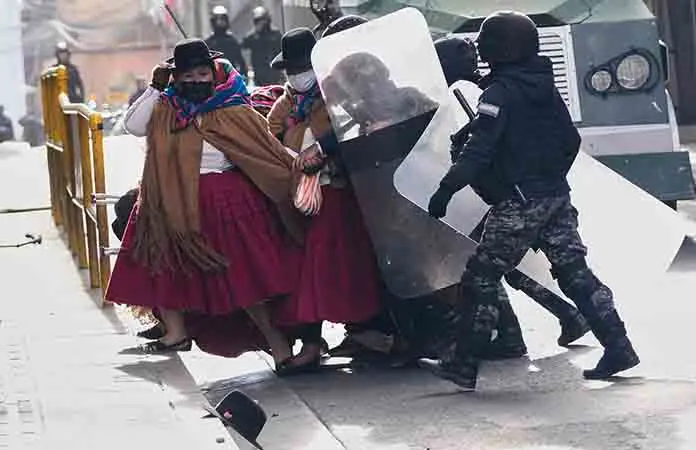 Manifestaciones y saqueos en La Paz