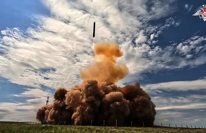 Continúa Rusia con maniobras nucleares