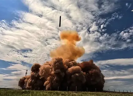 Contin&uacute;a Rusia con maniobras nucleares