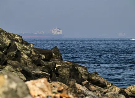 Ej&eacute;rcito de EE.UU. aborda petrolero iran&iacute; en golfo de Om&aacute;n