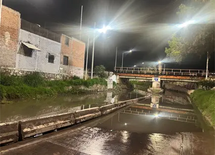 Lluvias complican circulaci&oacute;n; mantienen cierre en Jacobo Pay&aacute;n