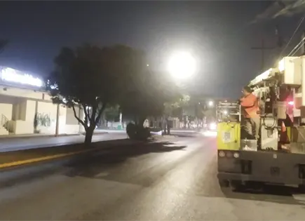 Reparan alumbrado en Salvador Nava y Mariano Jim&eacute;nez