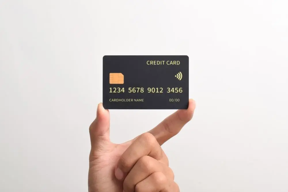 Usuario enfrenta consecuencias por no pagar tarjeta de crédito