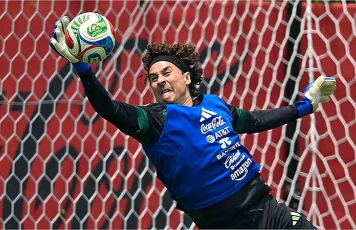 FIFA presume a Ochoa por su sexto Mundial