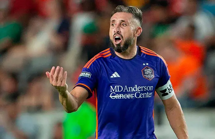 Héctor Herrera falla penal decisivo