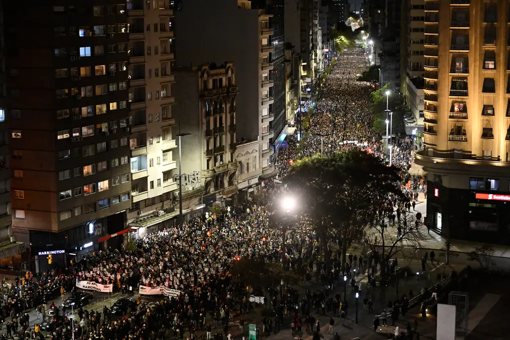 Miles marchan en Montevideo para exigir justicia por desaparecidos