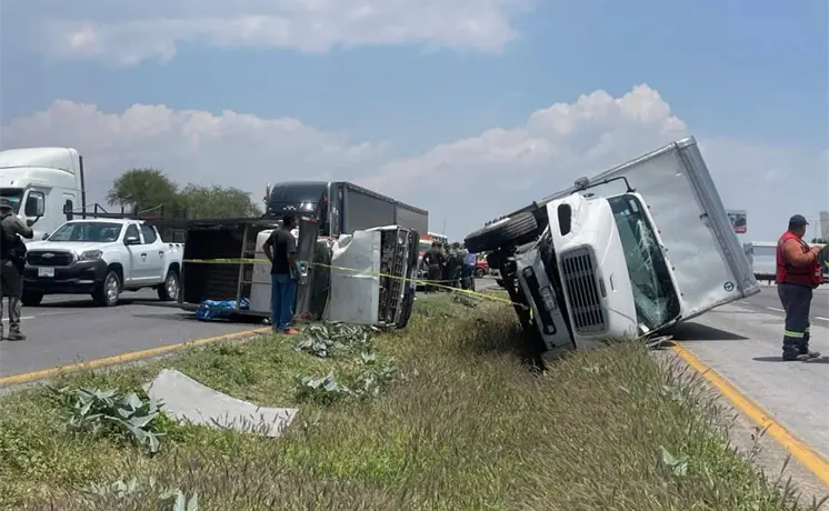 Muere peat&oacute;n en medio de un choque en la 57