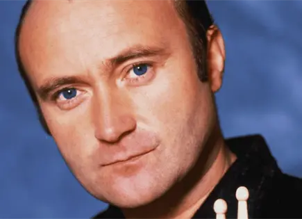 Phil Collins reaparece en muletas tras hablar de su deterioro físico Phil Collins reaparece en muletas tras hablar de su deterioro físico