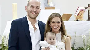 RECIBE EL BAUTISMO