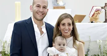 RECIBE EL BAUTISMO
