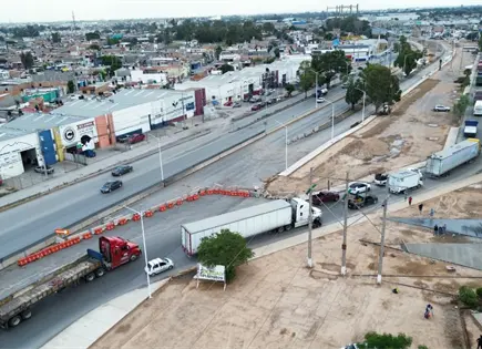 Tráfico lento en Soledad por obras de megapuente Tráfico lento en Soledad por obras de megapuente