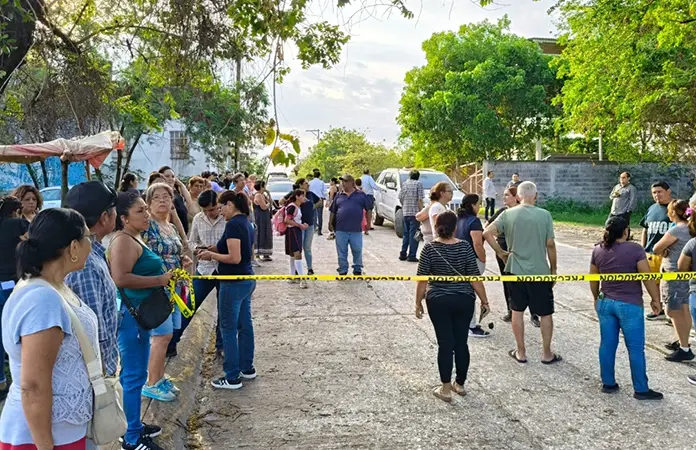 Vecinas del Carmen 3 bloquean obras de casas del Bienestar
