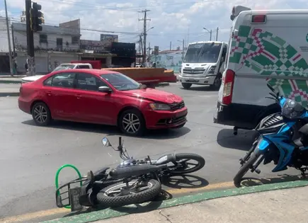 Choque en Soledad deja dos motociclistas lesionados Choque en Soledad deja dos motociclistas lesionados