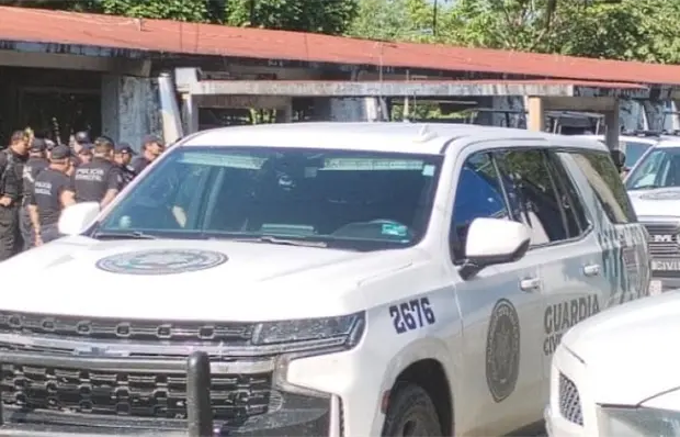 GCE, GN y Ej&eacute;rcito caen de sorpresa en comandancia de Valles