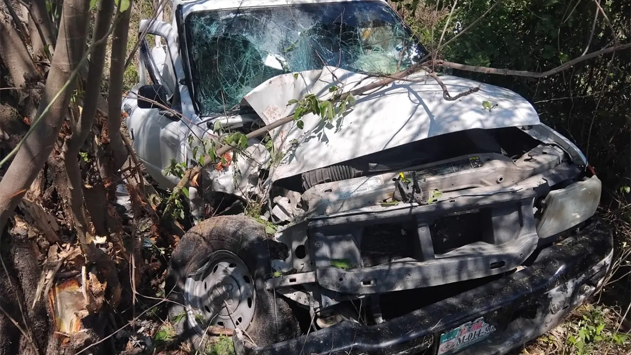 Hombre queda grave tras accidente en carretera de Tamuín