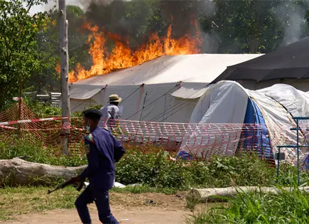 Incendian centro de ébola en Rwampara por disputa de cuerpo Incendian centro de ébola en Rwampara por disputa de cuerpo