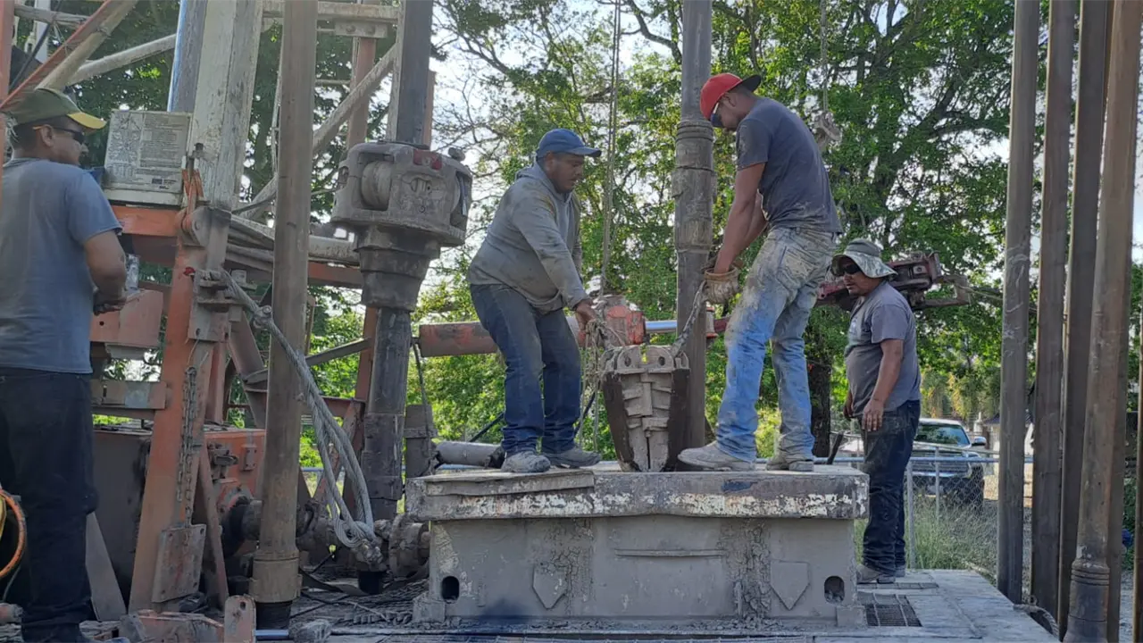 Perforan dos pozos por falta de agua en Valles