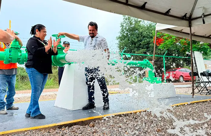 Rehabilitan pozo de agua El Azahar