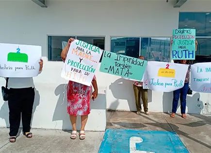 Mujer se manifiesta en Centro Integral de Justicia Mujer se manifiesta en Centro Integral de Justicia