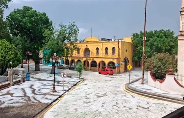 Tormenta y granizada causa diversos daños en Matehuala Tormenta y granizada causa diversos daños en Matehuala