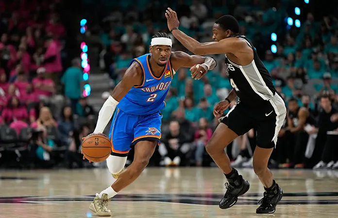 Thunder vence a Spurs de visita