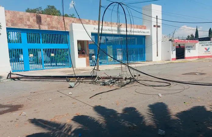 Vecinos de la Col. Foresta se quedan sin suministro de luz