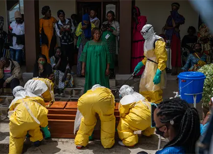 Jóvenes atacan hospital en Monbgwalu durante brote de ébola en Congo Jóvenes atacan hospital en Monbgwalu durante brote de ébola en Congo