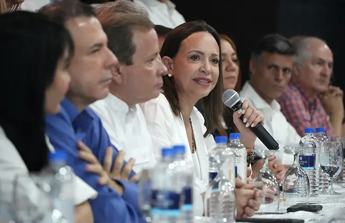 Machado dice que va por la presidencia