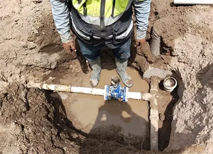 Reparan fuga de agua en la Heroínas Mexicanas Reparan fuga de agua en la Heroínas Mexicanas