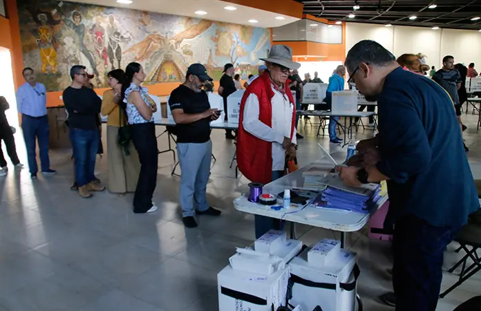 Solís D.: la gente se siente traicionada por políticos