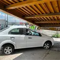 Auto se estampa contra puente en Salvador Nava