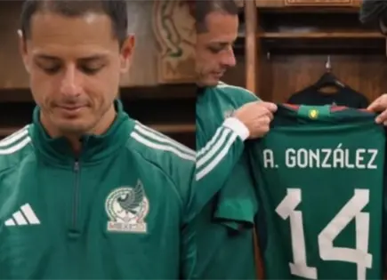 Chicharito entrega número 14 a Hormiga González en video emotivo Chicharito entrega número 14 a Hormiga González en video emotivo