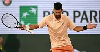 Djokovic remonta y vence a GiovannI