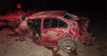 Muere conductor tras choque contra doble remolque