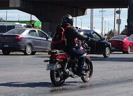 Obligatorio, uso de casco para motos
